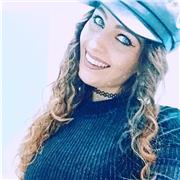 Cantautrice, studentessa del metodo vms offre lezioni di canto modeno,scrittura, teoria, tecnica, lavoro su di sé, interpretazione di brani, o anche scrittura di brani, preparazione a concorsi